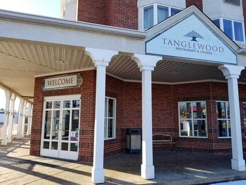 Pet Friendly Tanglewood Restaurant and Lounge