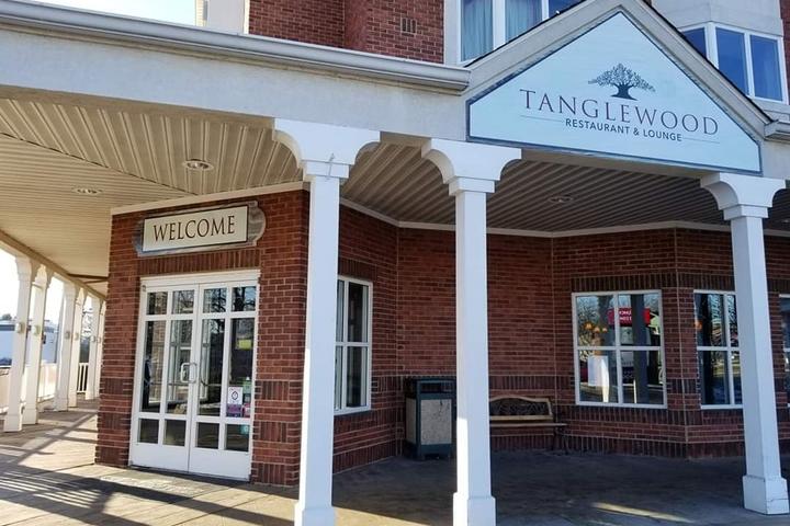 Pet Friendly Tanglewood Restaurant and Lounge
