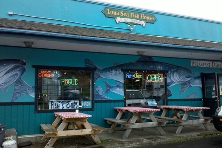 Pet Friendly Luna Sea Fish House
