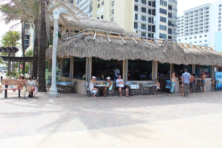 Pet Friendly Ocean Alley Restaurant & Beach Bar