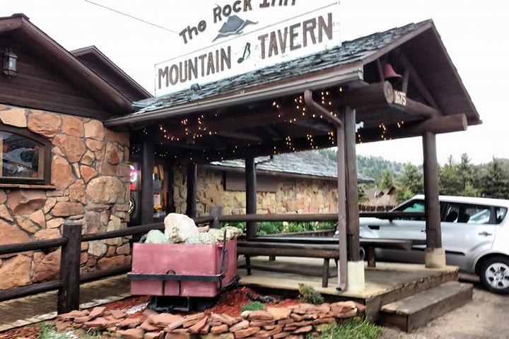 Pet Friendly Rock Inn Mountain Tavern