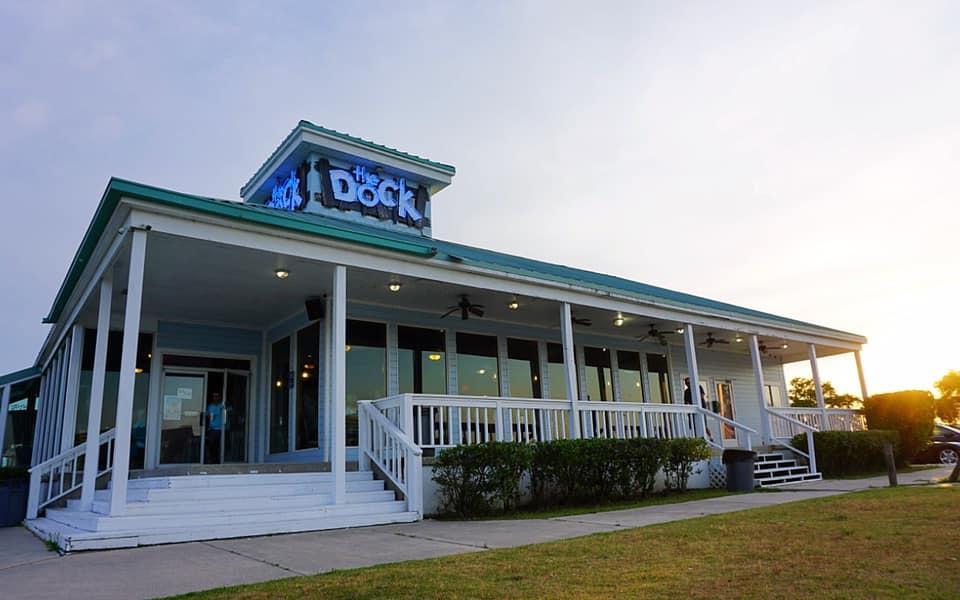 Art & Vicki’s The Dock Slidell Is Pet Friendly