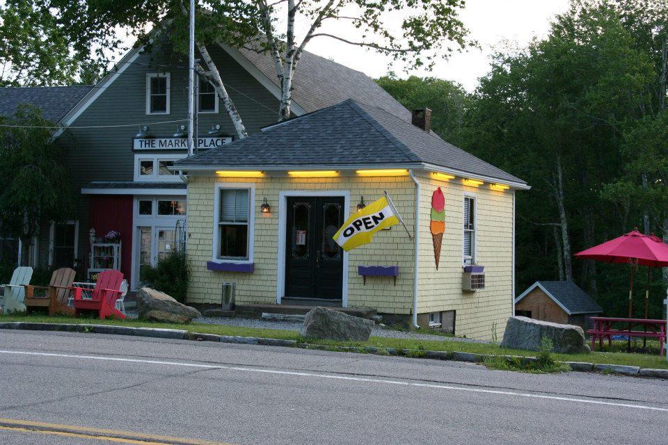Maine Ice Cream Is Pet Friendly