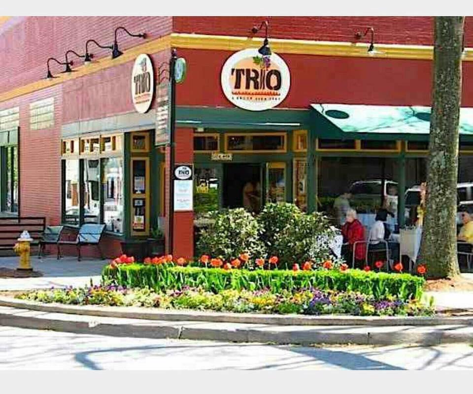 Trio, A Brick Oven Cafe Is Dog Friendly!