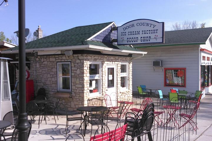Pet Friendly Door County Ice Cream Factory & Sandwich Shoppe
