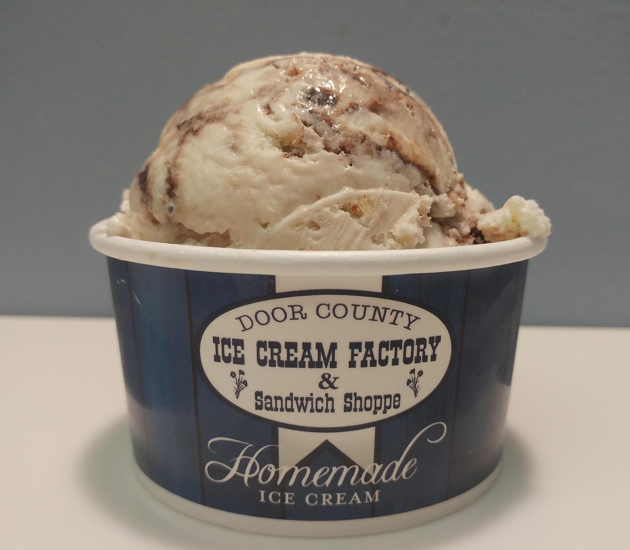 Door County Ice Cream Factory Sandwich Shoppe Is Pet Friendly