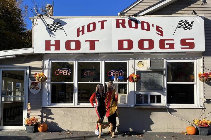 Pet Friendly Hot Rod's Hot Dogs