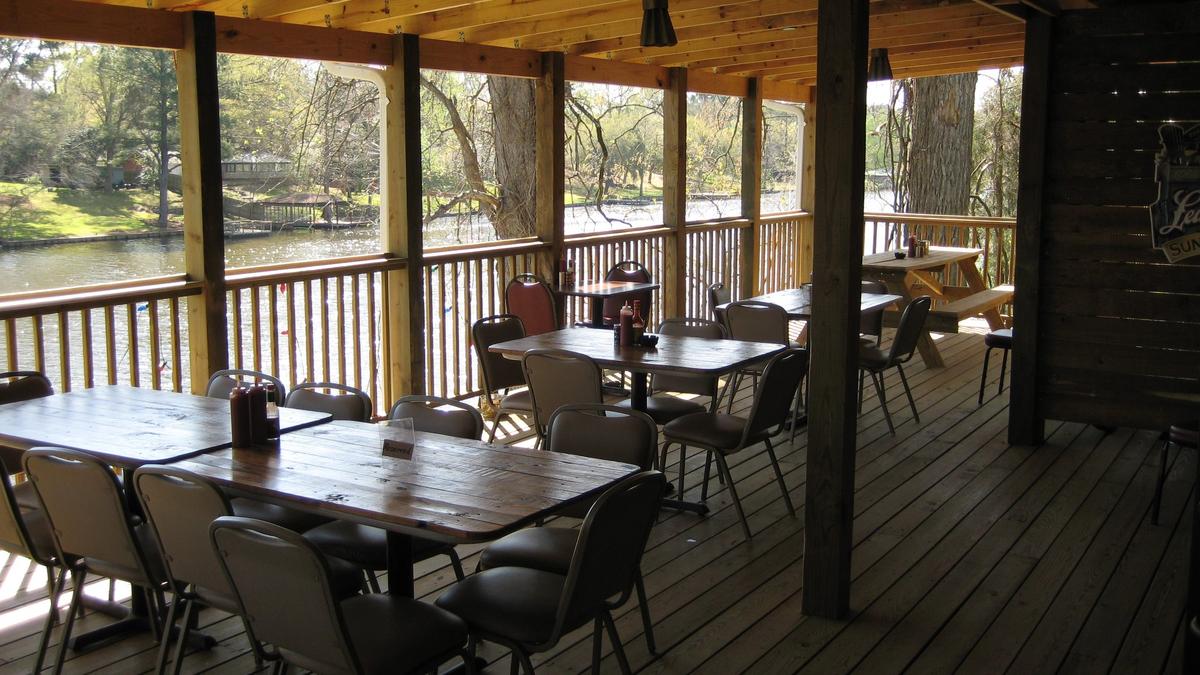 Cane River Bar & Grill Is Pet Friendly