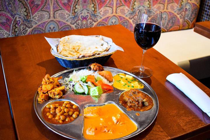 Pet Friendly Indian Cuisine By the Lake