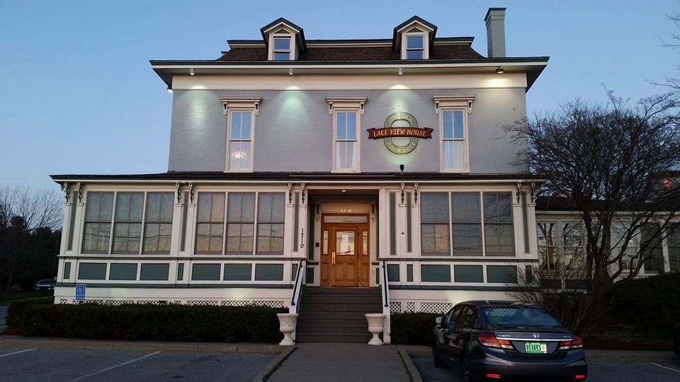 (Closed) The Lakeview House Restaurant Pet Policy