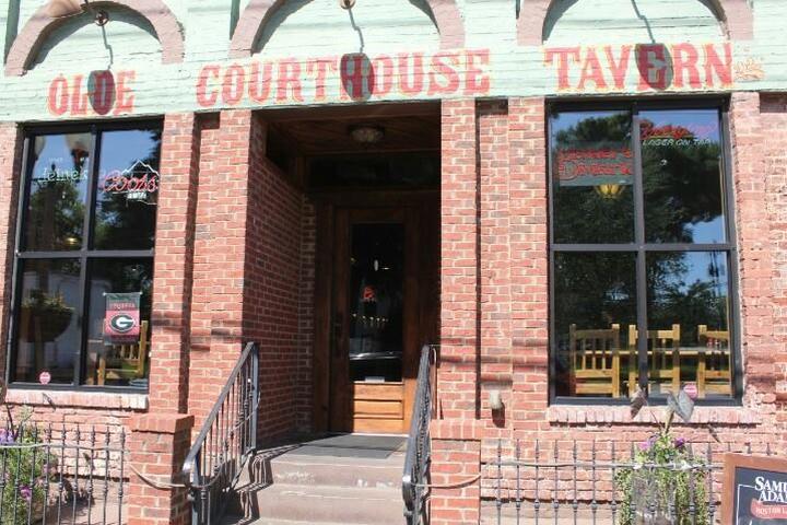 Pet Friendly Olde Courthouse Tavern