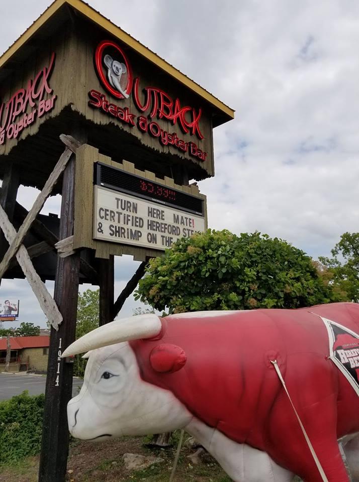 Outback Steak & Oyster Bar Is Pet Friendly