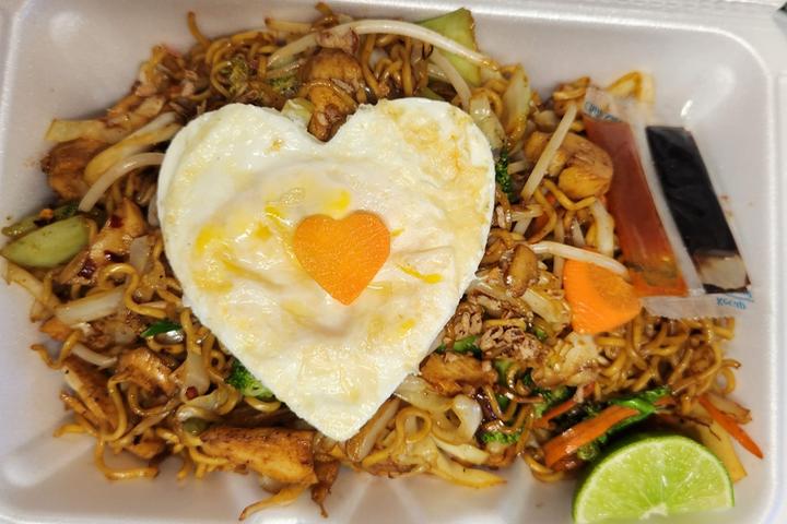 Pet Friendly Spices Garuda Food Truck: Japanese Indonesian Grill