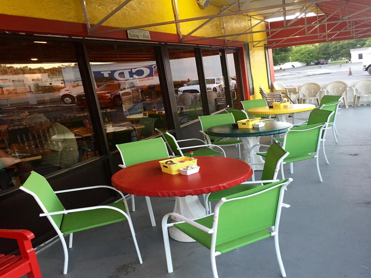 Dixie Belles Cafe Is Pet Friendly