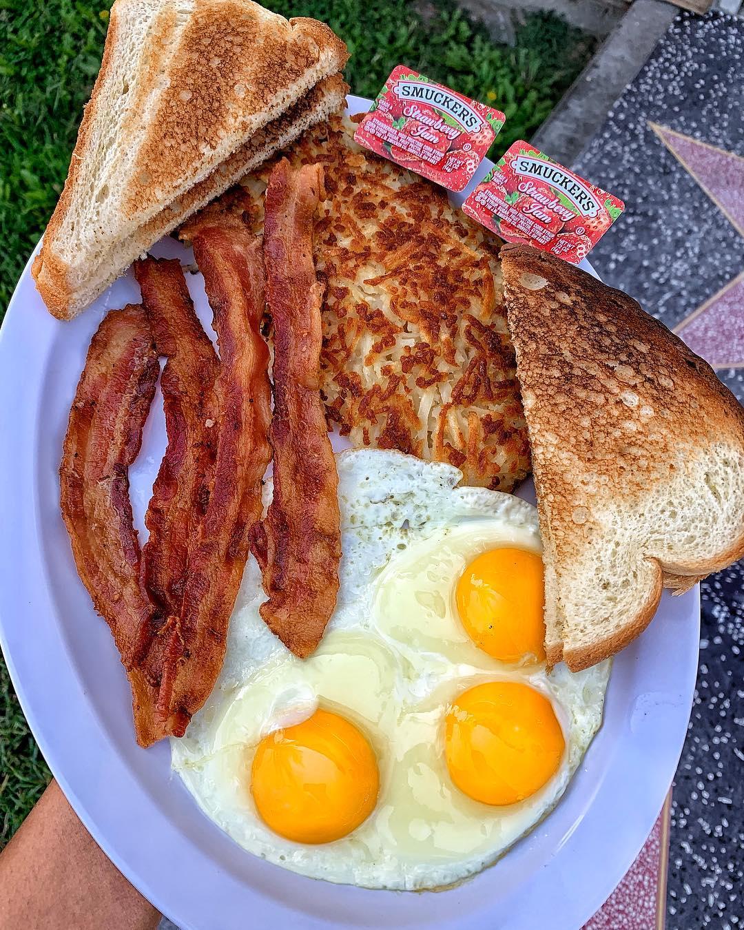 Tom's Famous Family Restaurant North Hollywood Pet Policy