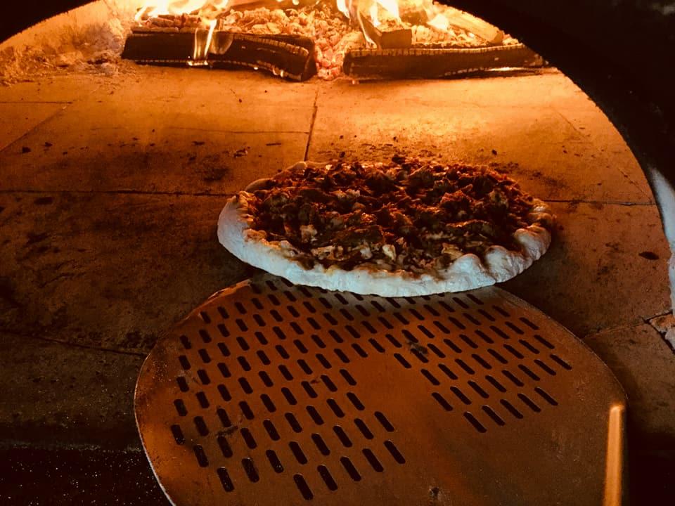 Pet Friendly 1000° Wood Fired Pizza