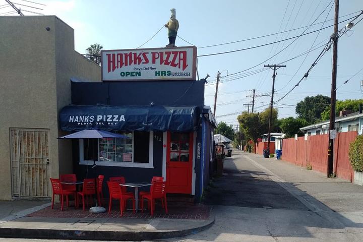 Pet Friendly Hank's Pizza