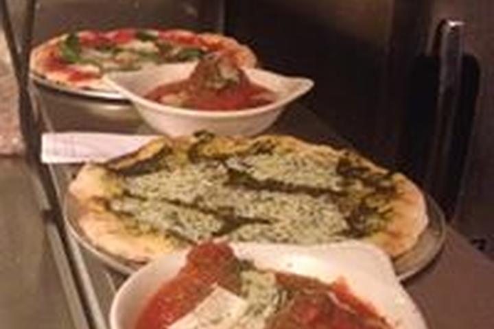 Pet Friendly Bacco Pizzeria and Wine Bar