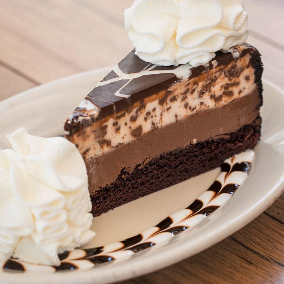 The Cheesecake Factory to open Friday in Reno