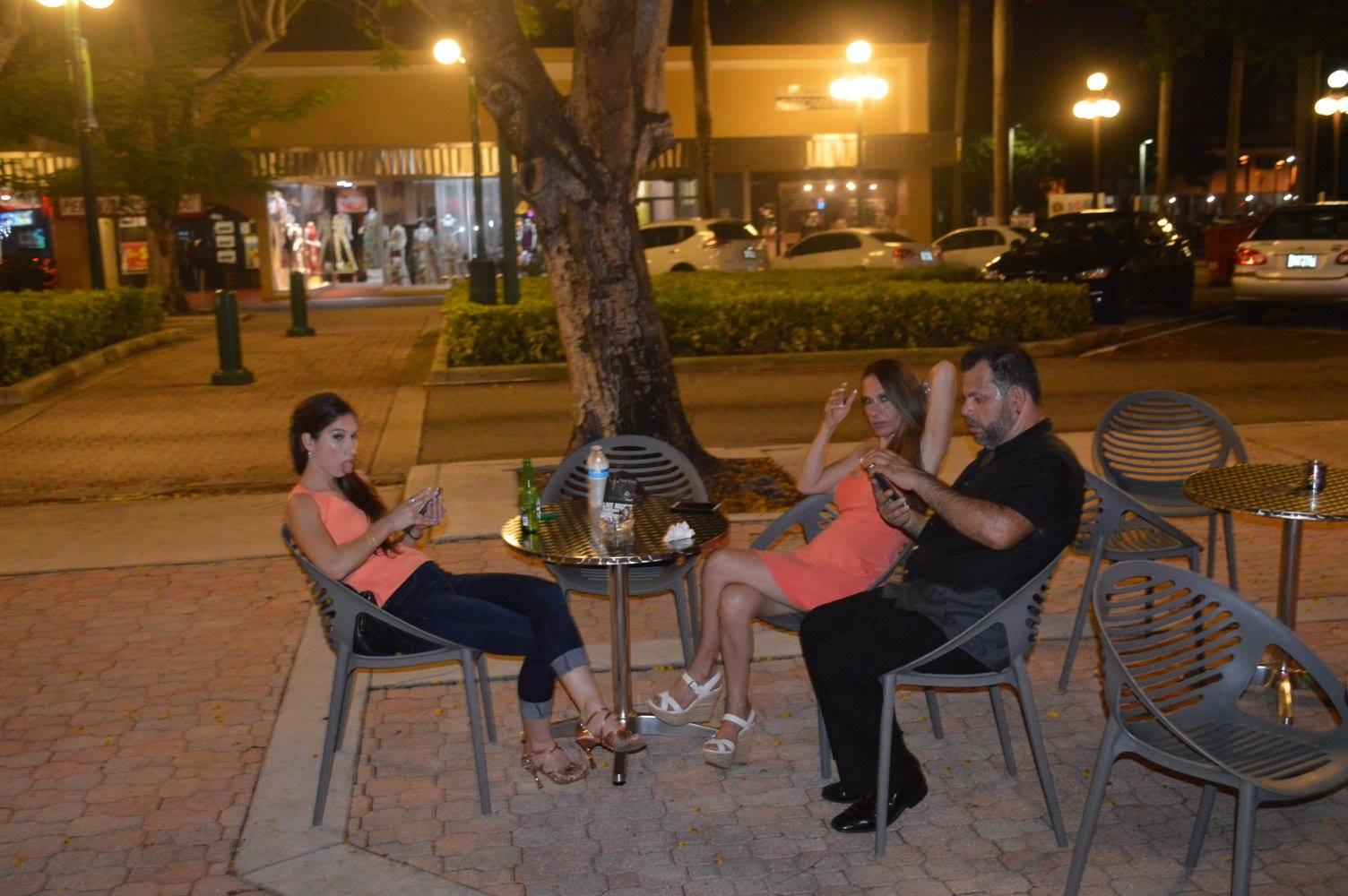 Dog Friendly Bars Pubs In Hollywood Fl Bringfido