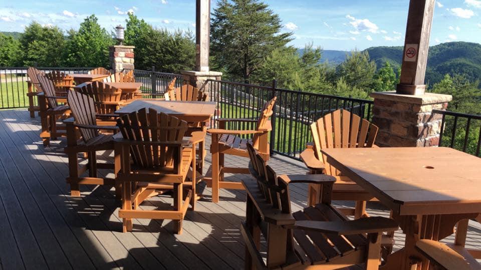 Pet Friendly The Lookout Bar & Grill at Eagle View