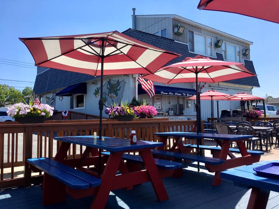 Pet Friendly Point Lookout Clam Bar