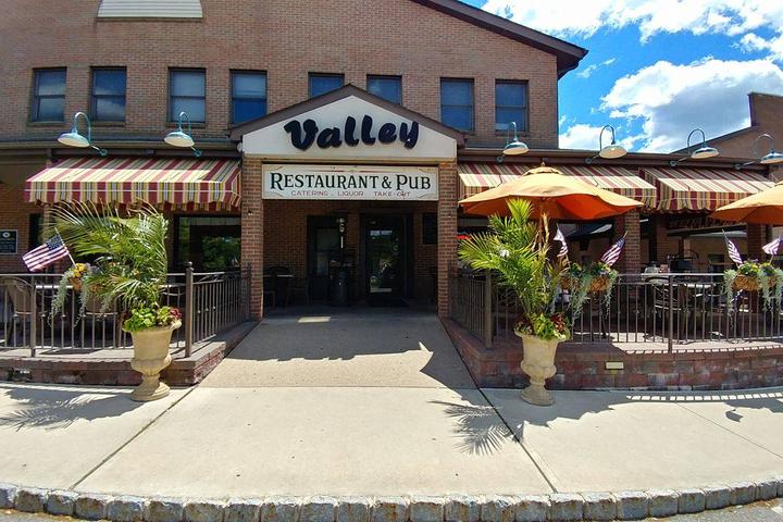 Pet Friendly Valley Restaurant & Pub