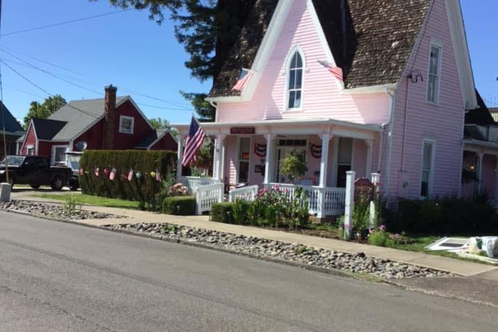 Pet Friendly Pink House Cafe