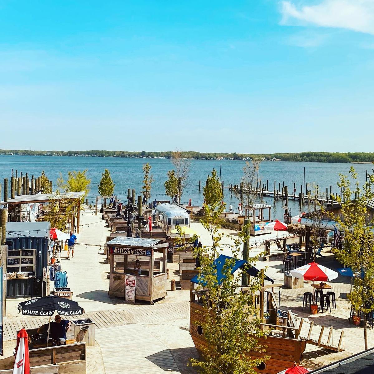 Tiki Lee's Dock Bar Is Pet Friendly