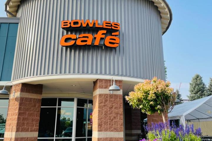 Pet Friendly Bowles Cafe
