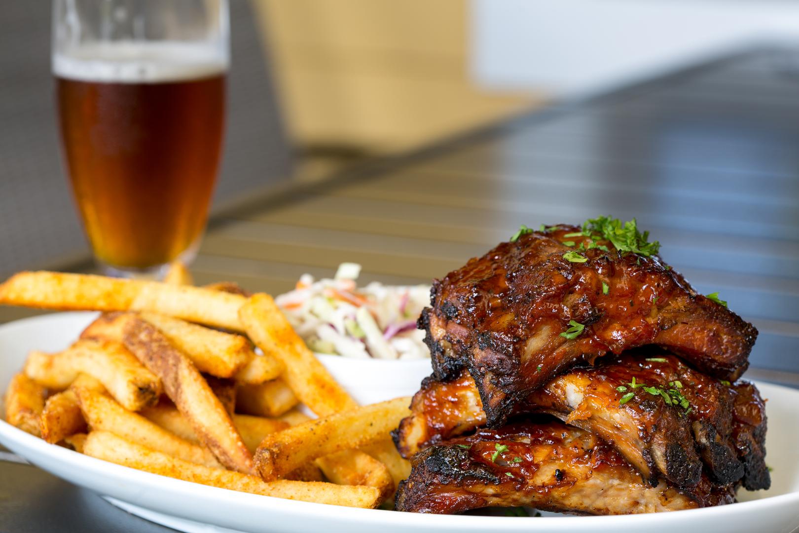 Beach House Restaurant Tap Room Is Pet Friendly
