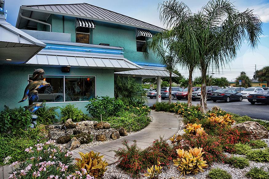 Dog Friendly Seafood Restaurants in Indian Rocks Beach, FL - BringFido