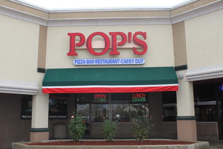 Pet Friendly Pop's Pizza and Sports Bar
