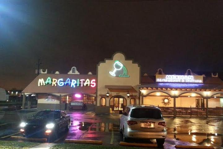 Dog Friendly Restaurants In West Memphis Ar Bringfido Dog Friendly Restaurants In West
