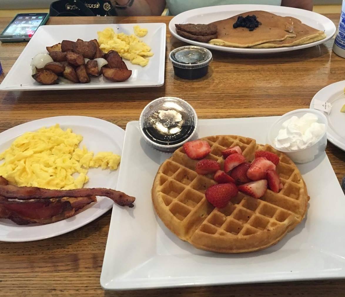 dog-friendly-breakfast-restaurants-in-fernandina-beach-fl-bringfido