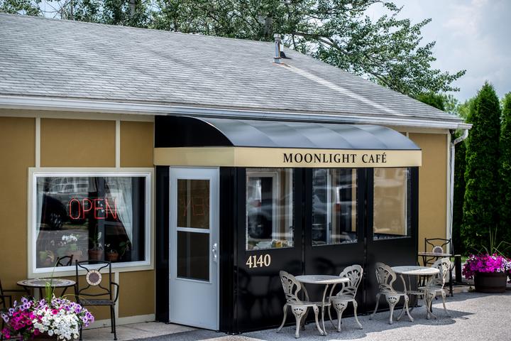 Pet Friendly Moonlight Cafe