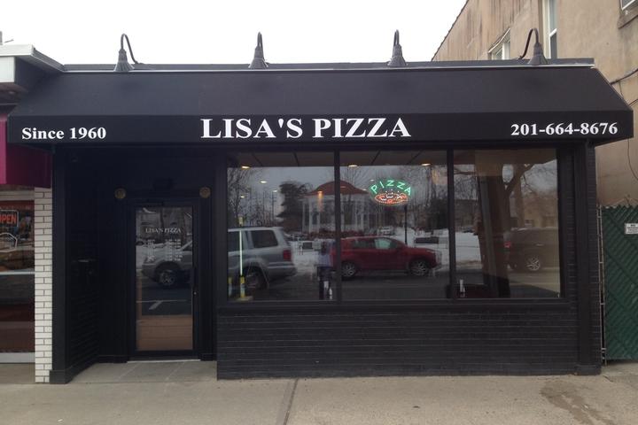 Pet Friendly Lisa's Pizza