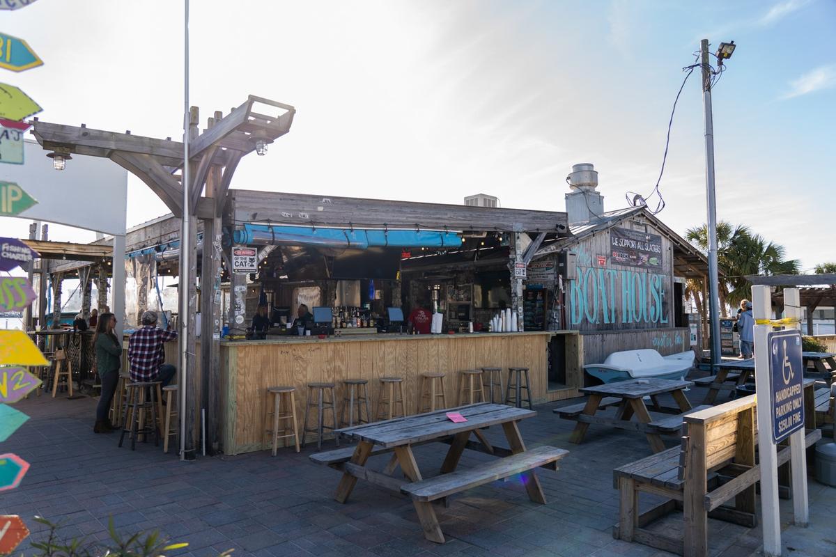 Boathouse Oyster Bar & Grill Is Pet Friendly