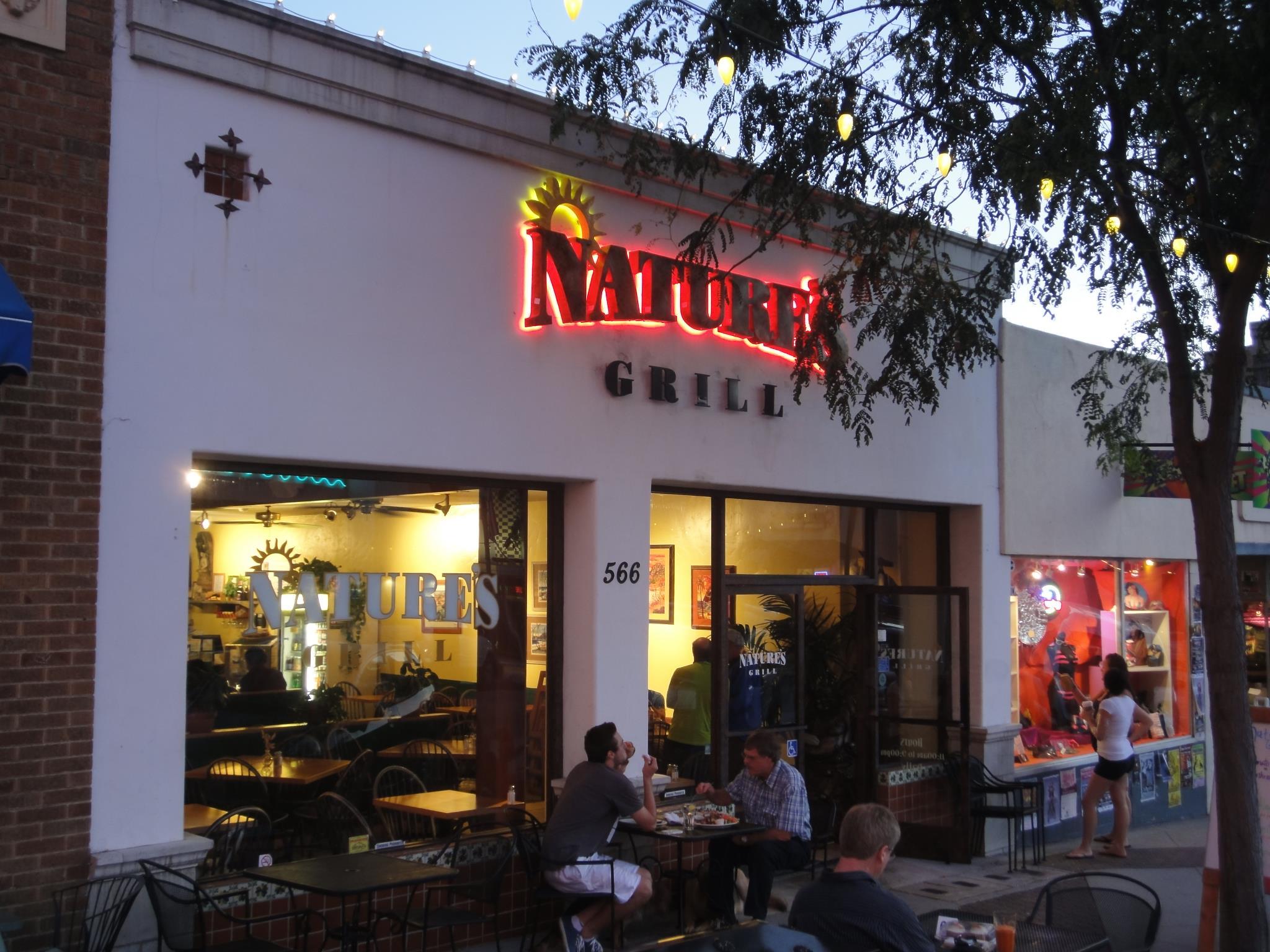 Pet Friendly Nature's Grill and Juice Bar