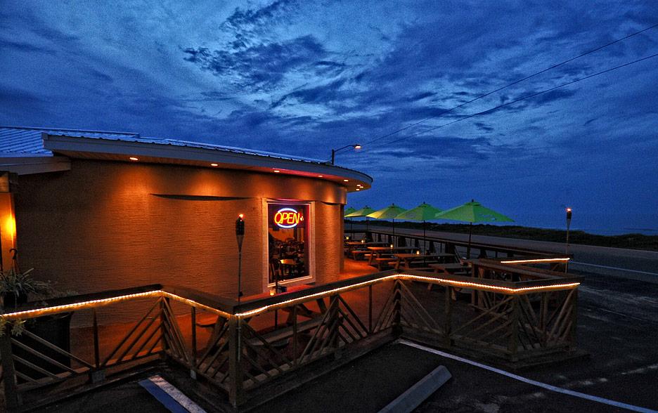 Pet Friendly Oceanside Beach Bar and Grill