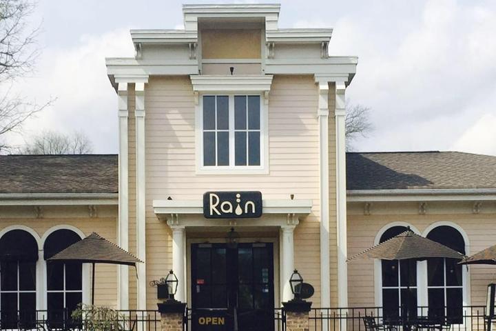 Pet Friendly Rain Restaurant & Bar