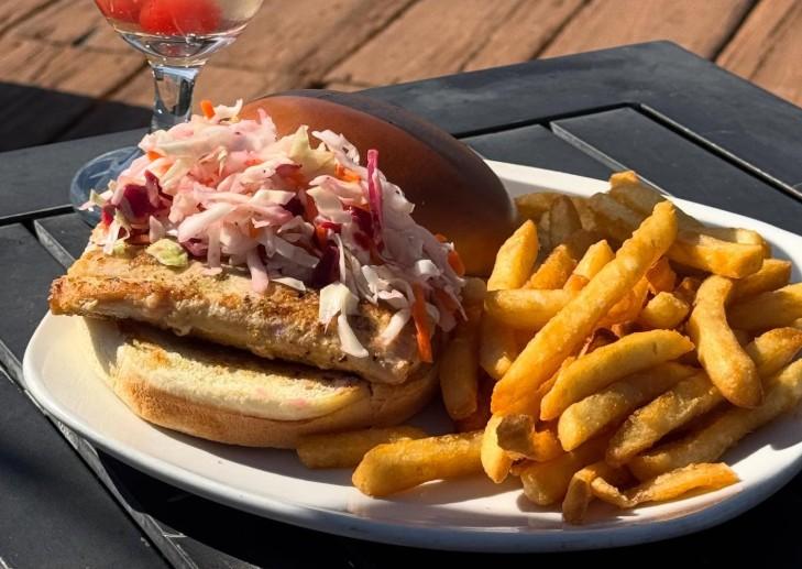 Sunset Cafe Waterfront Grill & Bar Pet Policy