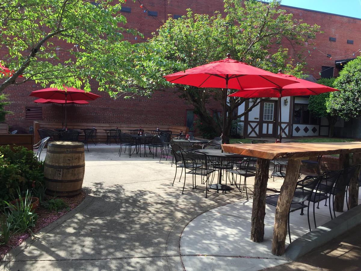 Sir Edmond Halley's Pet Policy