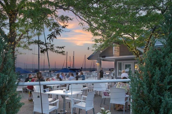 Pet Friendly The Lake House Waterfront Grille