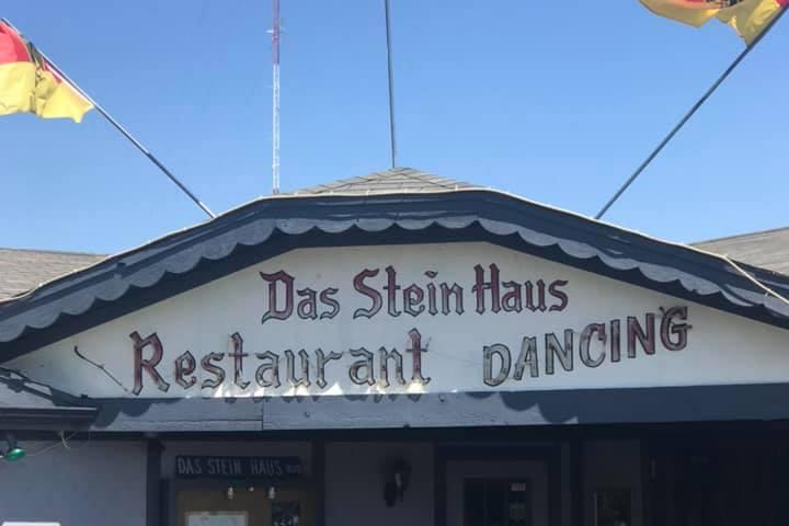 Pet Friendly Das Stein Haus Restaurant and Bistro
