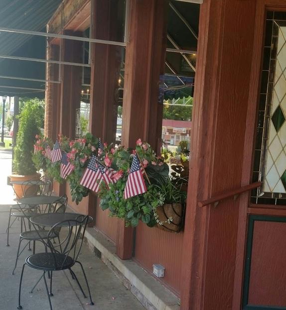 Dog Friendly Restaurants In Landrum Sc Bringfido