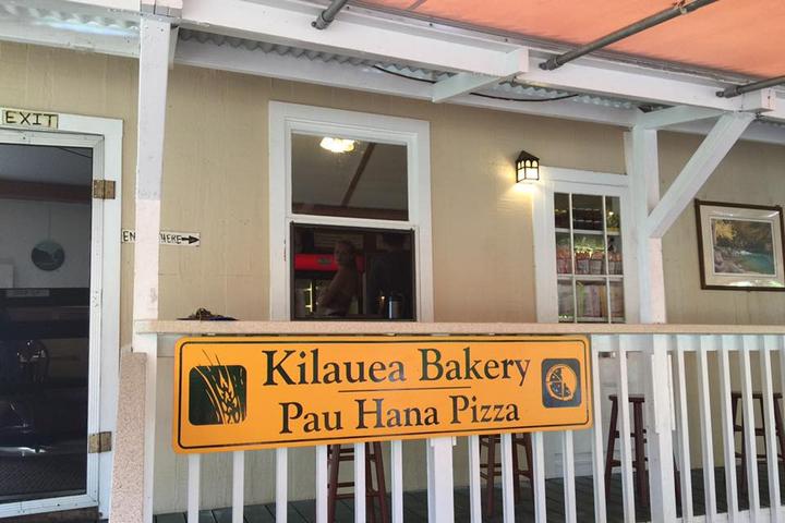 Pet Friendly Kilauea Bakery & Pau Hana Pizza