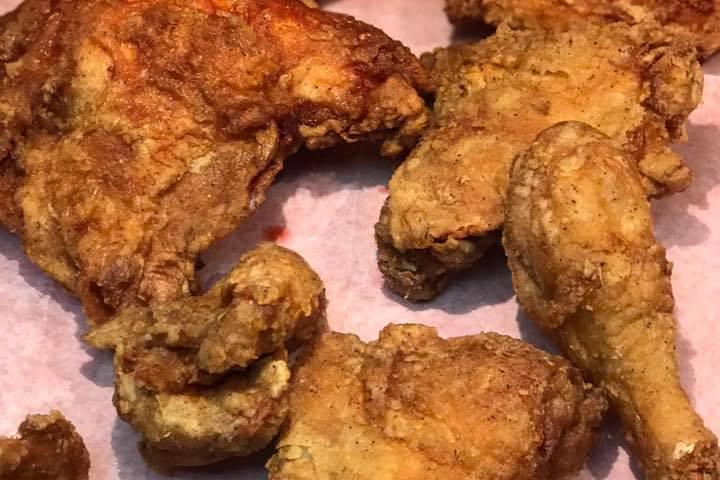 Pet Friendly Lindy's Fried Chicken