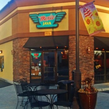 Picture of the outdoor tables at Moxie Java, a pet-friendly coffee shop in Nampa, ID.