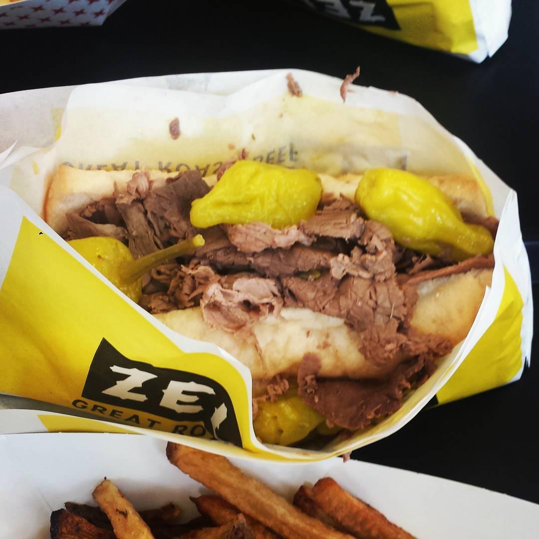 Zel's Roast Beef Is Pet Friendly